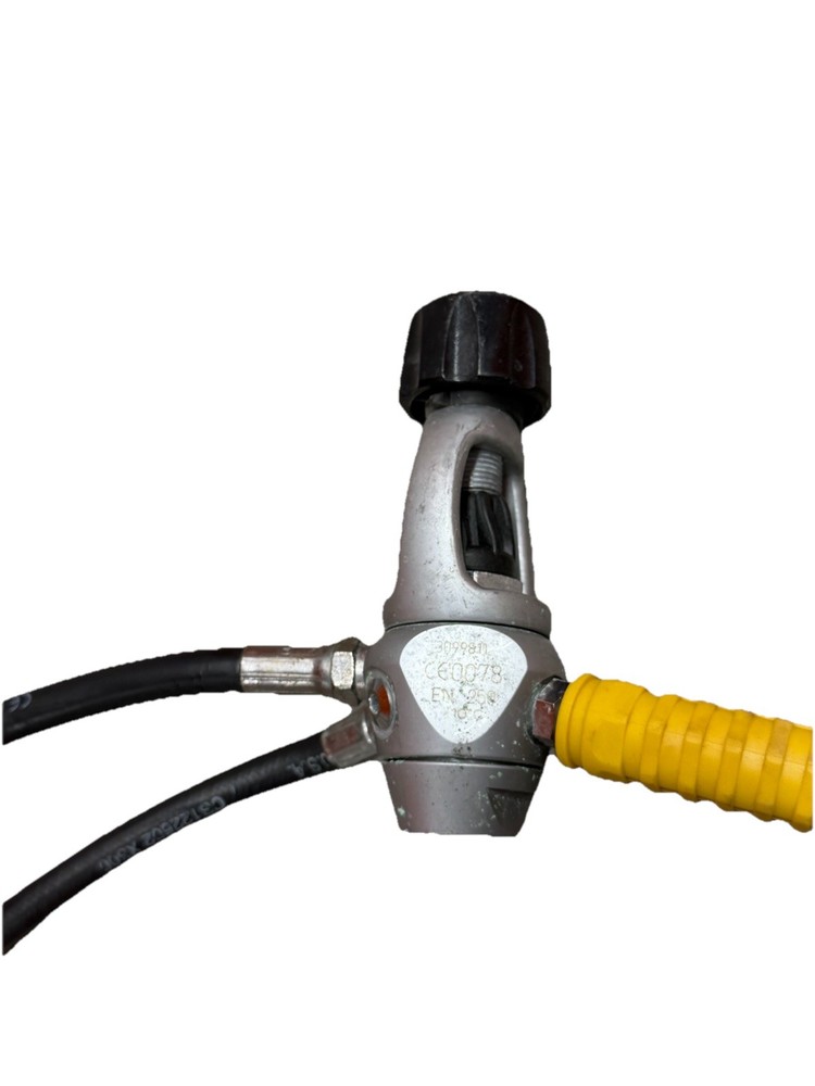 Oceanic Scuba Diving Regulator Set with Gauge