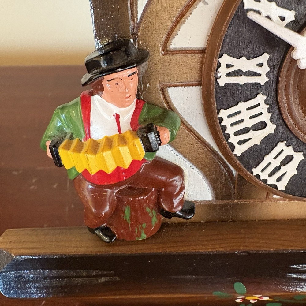German Cuckoo Clock No Weights Or Pendulum