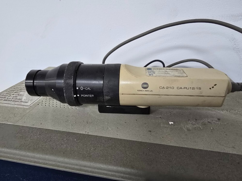CA-210 KONICA MINOLTA Display Color Analyzer with probe