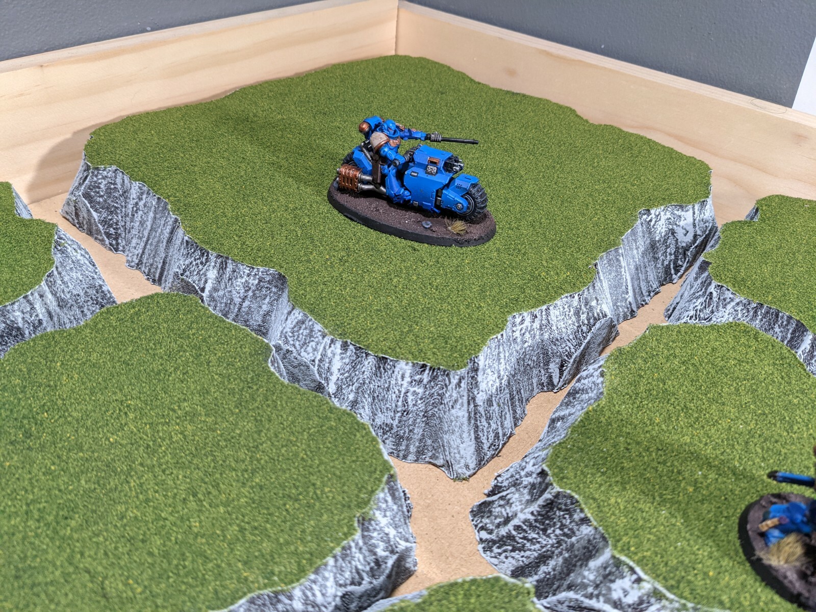 Wargaming Terrain Large Platform Hills Box Set, Grass Finish