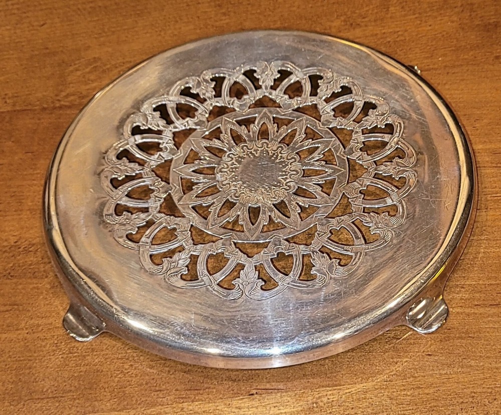 Vintage Wm Roger's & Son Silverplate Trivet Hot Plate #2077 8" in Diameter