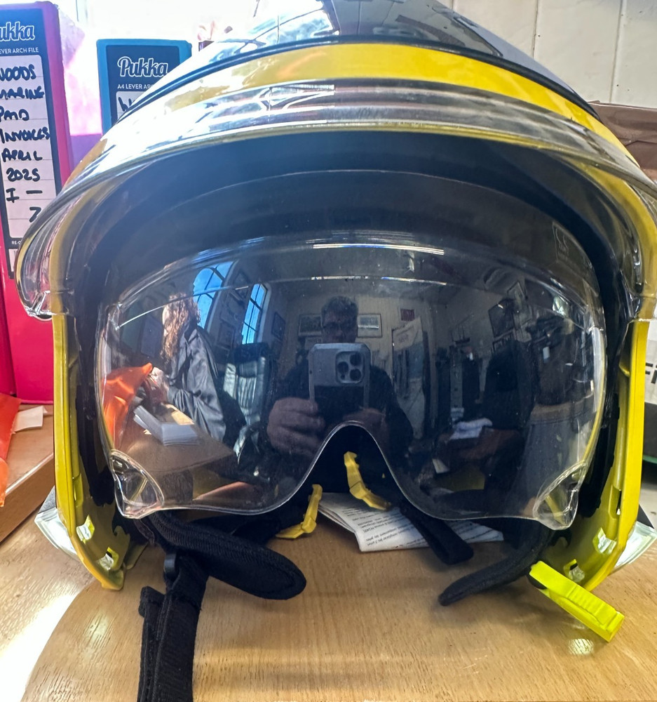 MSA Yellow Firemans Rescue Helmet with Lights. Size M. Ex MOD