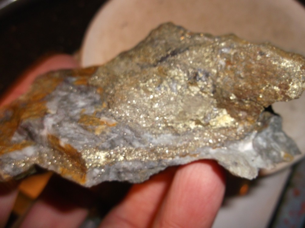 Gold, silver, copper, 187 grams samples ,ore high grade .