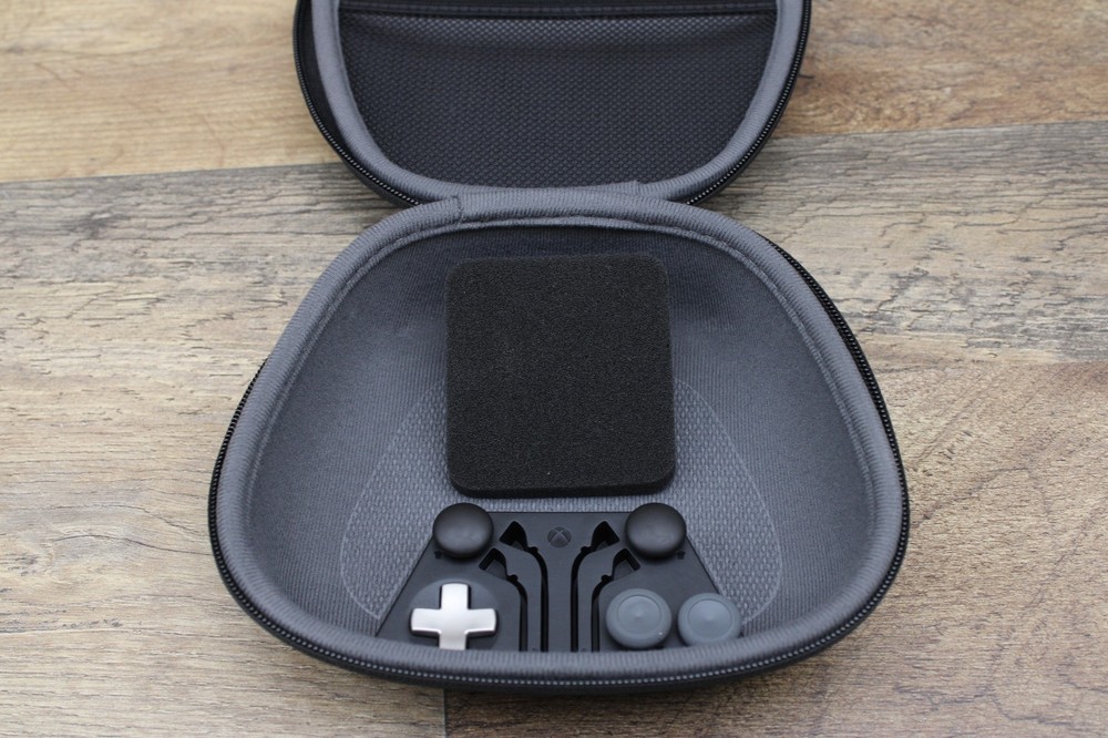 Xbox One Elite Series 2 Wireless Controller Black Case and Acc (NO CONTROLLER)