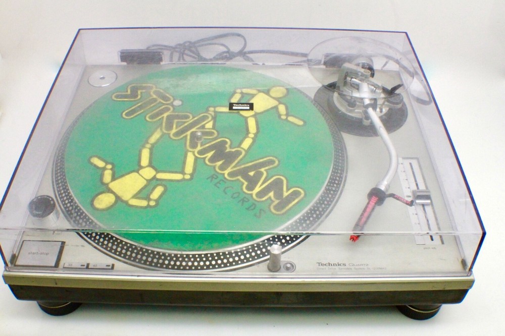 Technics Turntable Modle SL1200 MK2 DJ