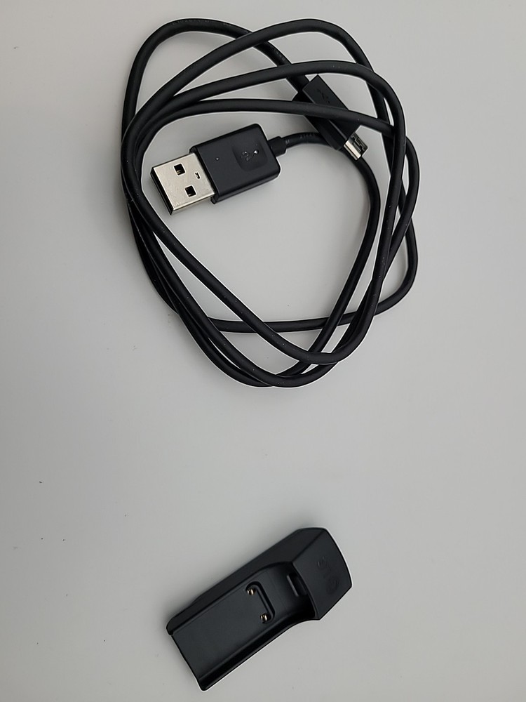 LG Lifeband Touch Activity Tracker Medium FB84