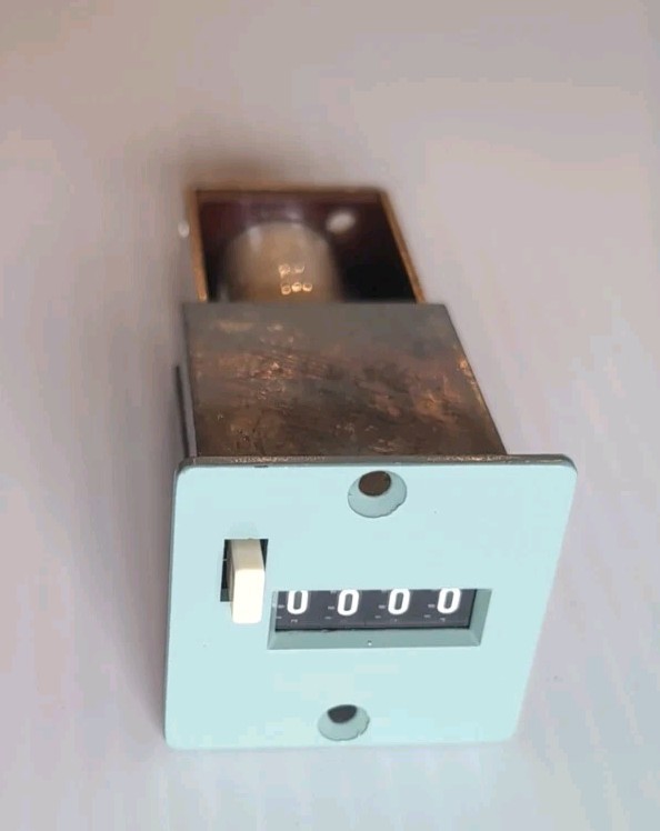 ITT General Controls 4 digit electro mechanical counter 24V