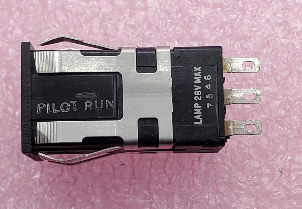 Honeywell Microswitch - AML21BBA2AA - Switch, Pushbutton, AML 21 Series. 125VAC