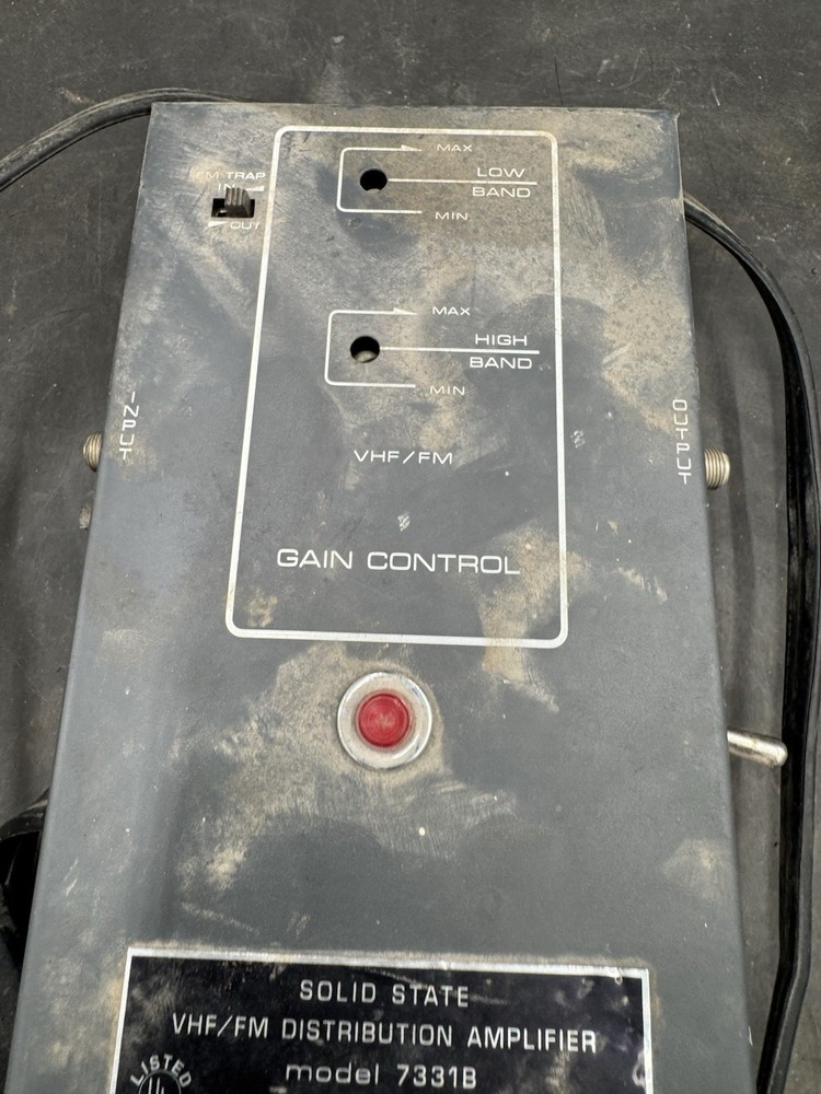 Channel Master Model 7331B VHF/FM Distribution Amplifier Untested