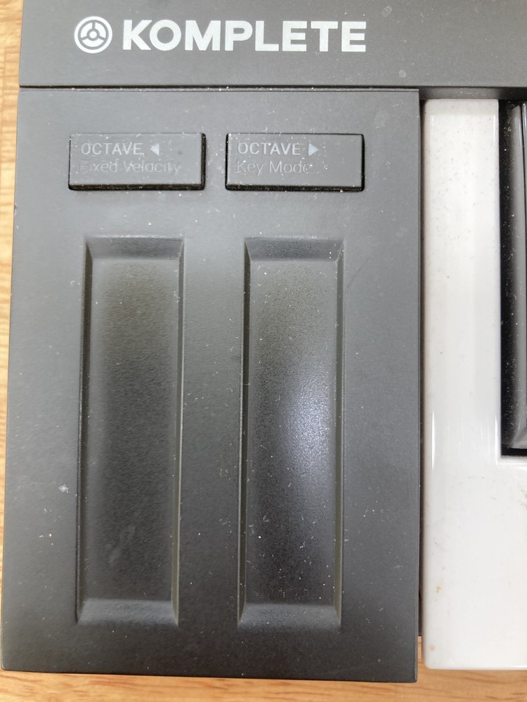 Native Instruments M32 Komplete Kontrol Keyboard Controller