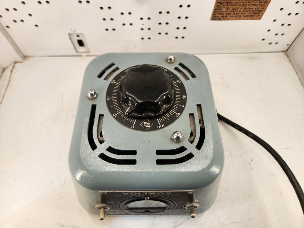 VOLTBOX UC1MB AC Power Supply Superior Electric Co. Powers On - Untested