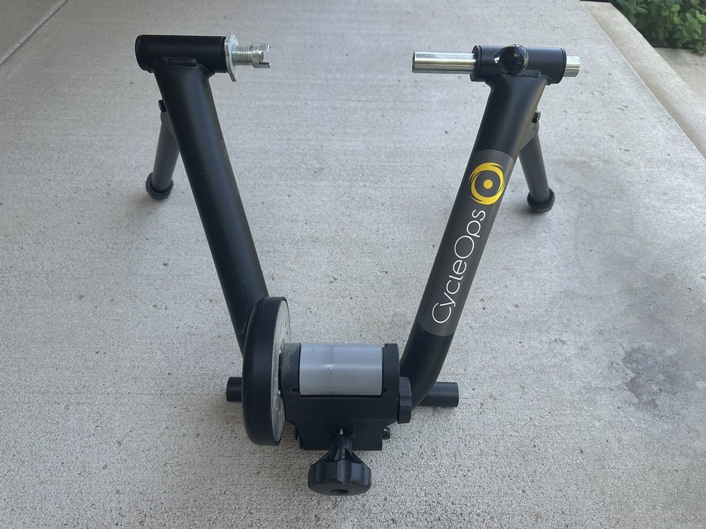 CycleOps Mag Trainer With Riser Block