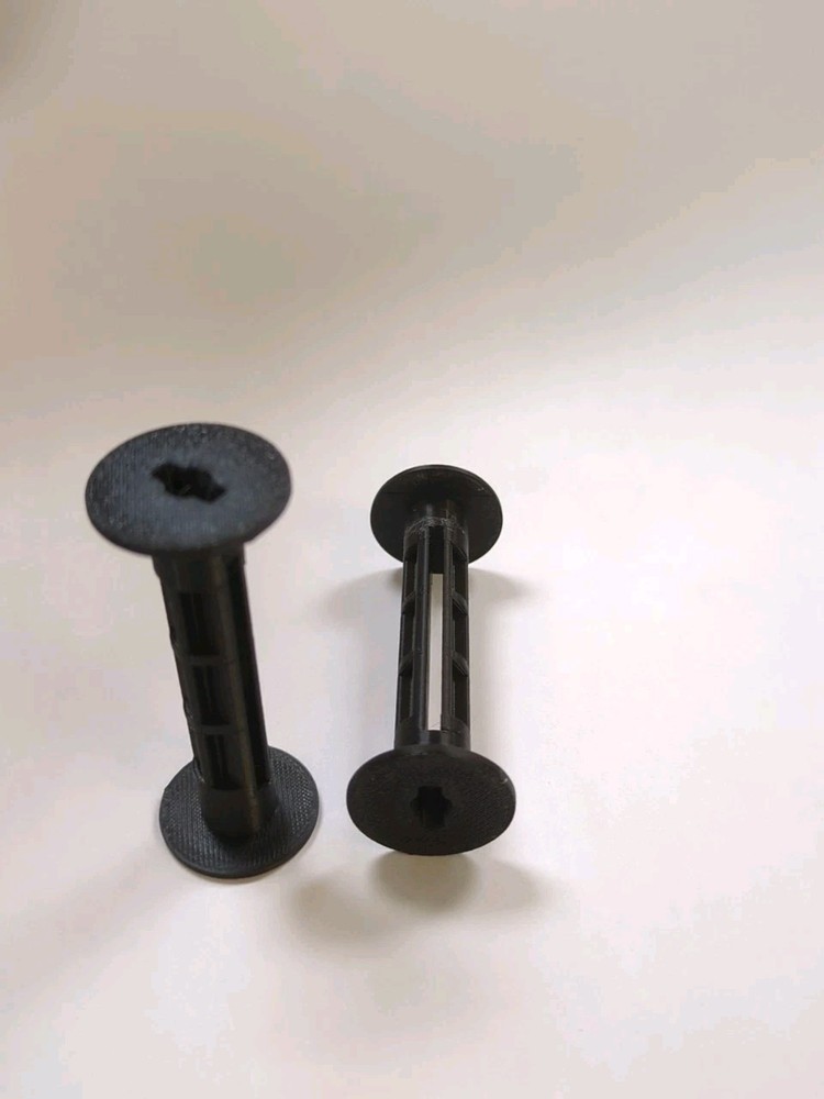 2 Empty Plastic 120 / 220 Film Spools for Medium Format Cameras