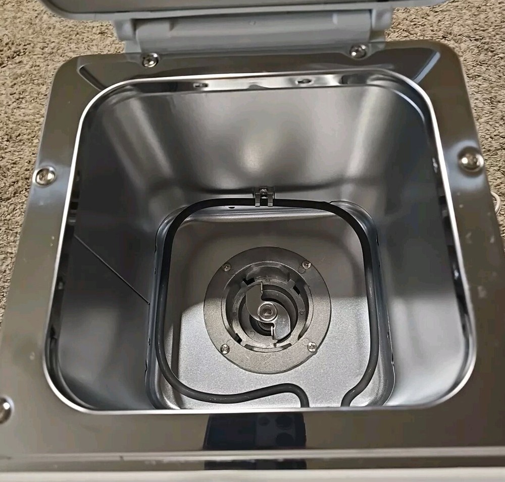 BREADMAN TR441 Automatic Bread Maker Makes 2 Sizes - No Box, Never Used!