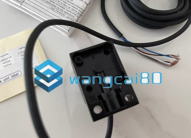 1PCS New Pressure Sensor DP2-42E