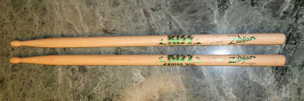 KISS KRUISE VIII drumsticks ERIC SINGER rock concert 2018