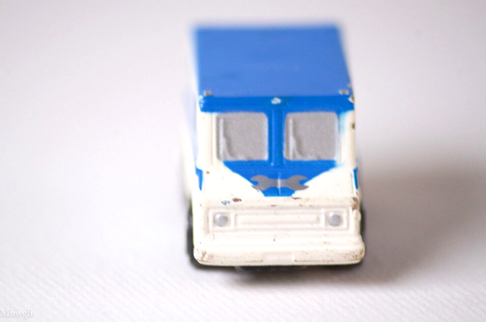Micro Machines Hasbro 2001 Ford Delivery Van