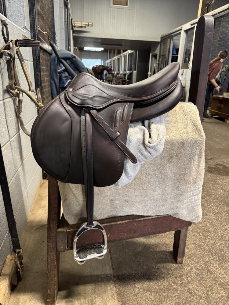 2017 Devoucoux Saddle 17.5