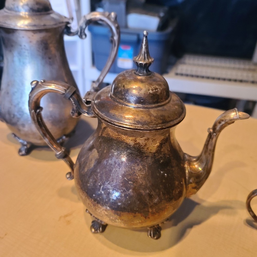 Sheridan Silverplate Tea Pot and Cups Set