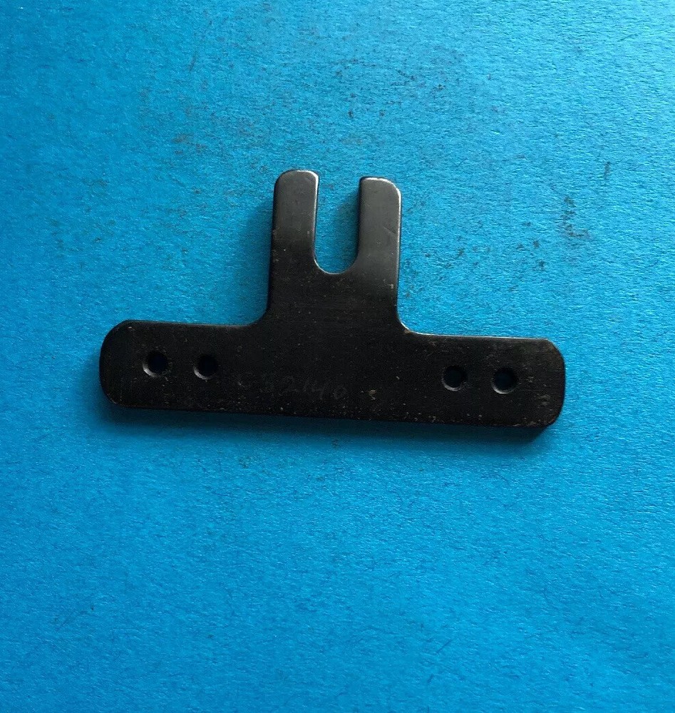*NOS* C32140-SINGER THREAD GUIDE FOR SINGER SEWING MACHINE *FREE SHIPPING*