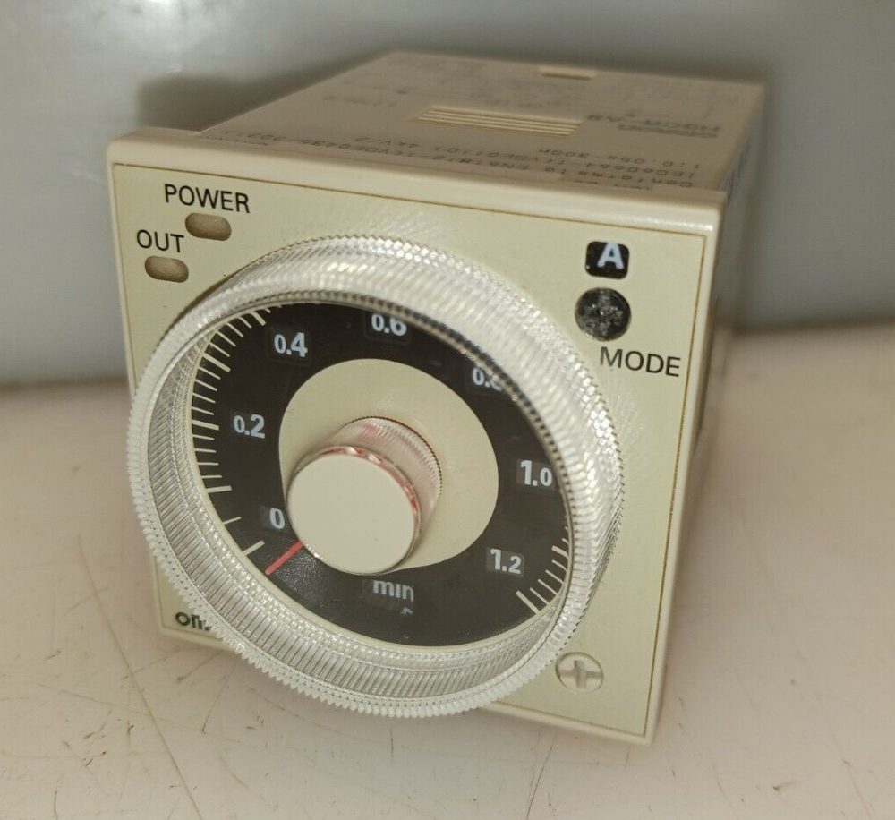 NEW OMRON H3CR-A8 MULTIFUNCTION ANALOG TIMER 100-240 VAC