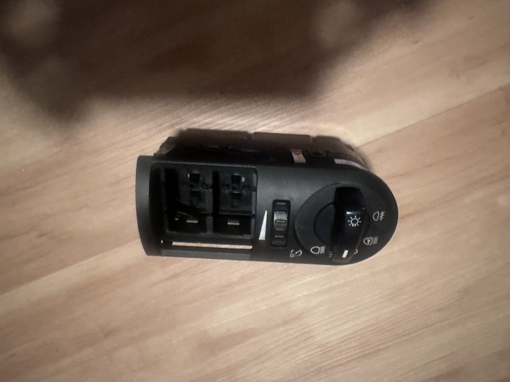 4080940c2 International Headlight Switch