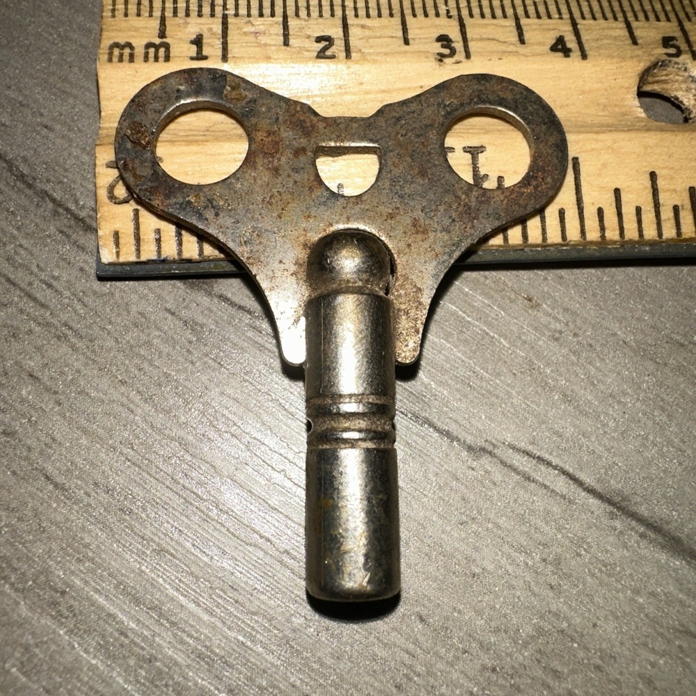 Antique Wind-Up Key Clock Key Unbranded Rusty #9