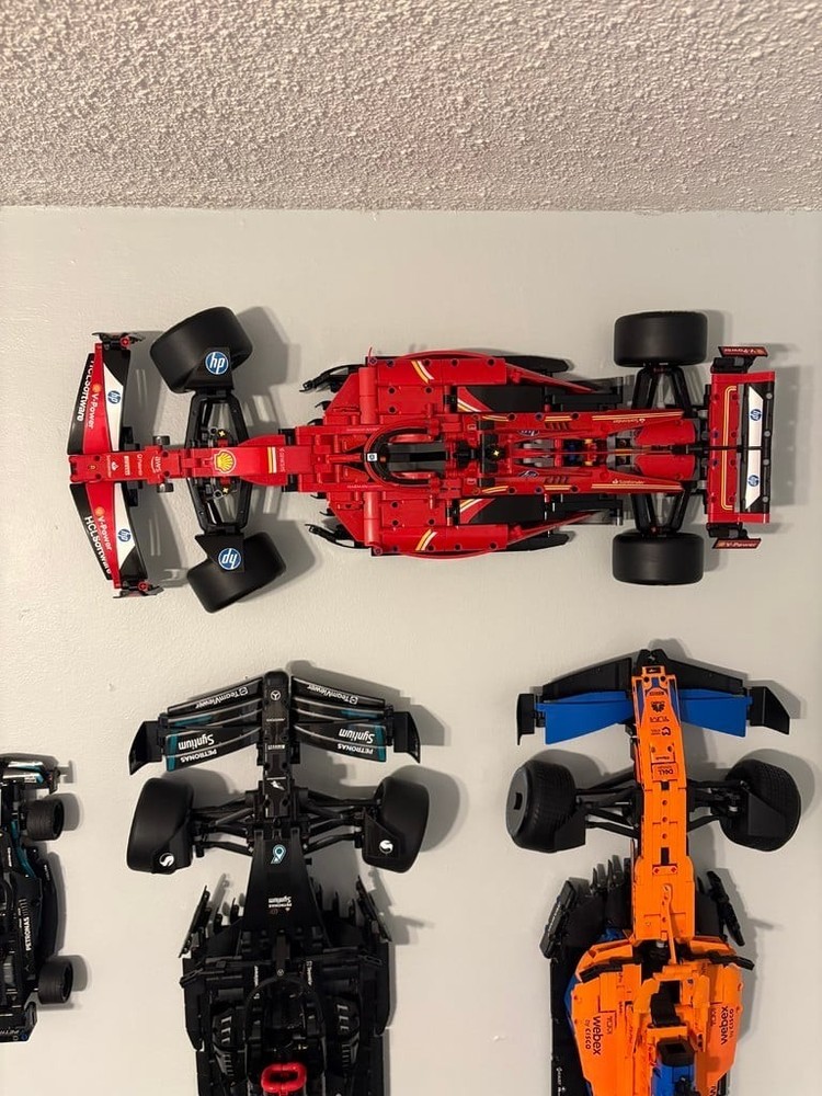Horizontal Wall Mount for Lego Technic Ferrari SF-24 F1 42207