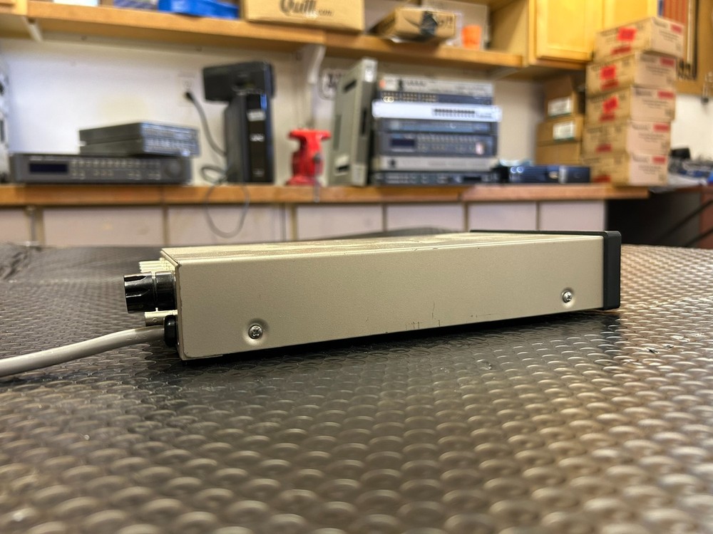 Videotek VDA-16WB DISTRIBUTION AMPLIFIER