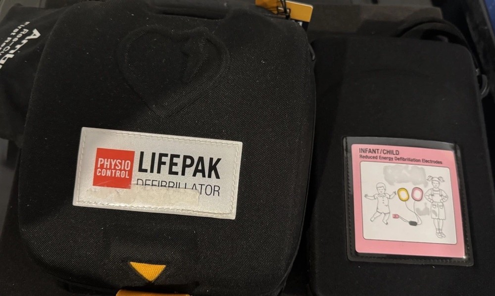 Physio-Control LIFEPAK CR Plus - Extras & Carry Case
