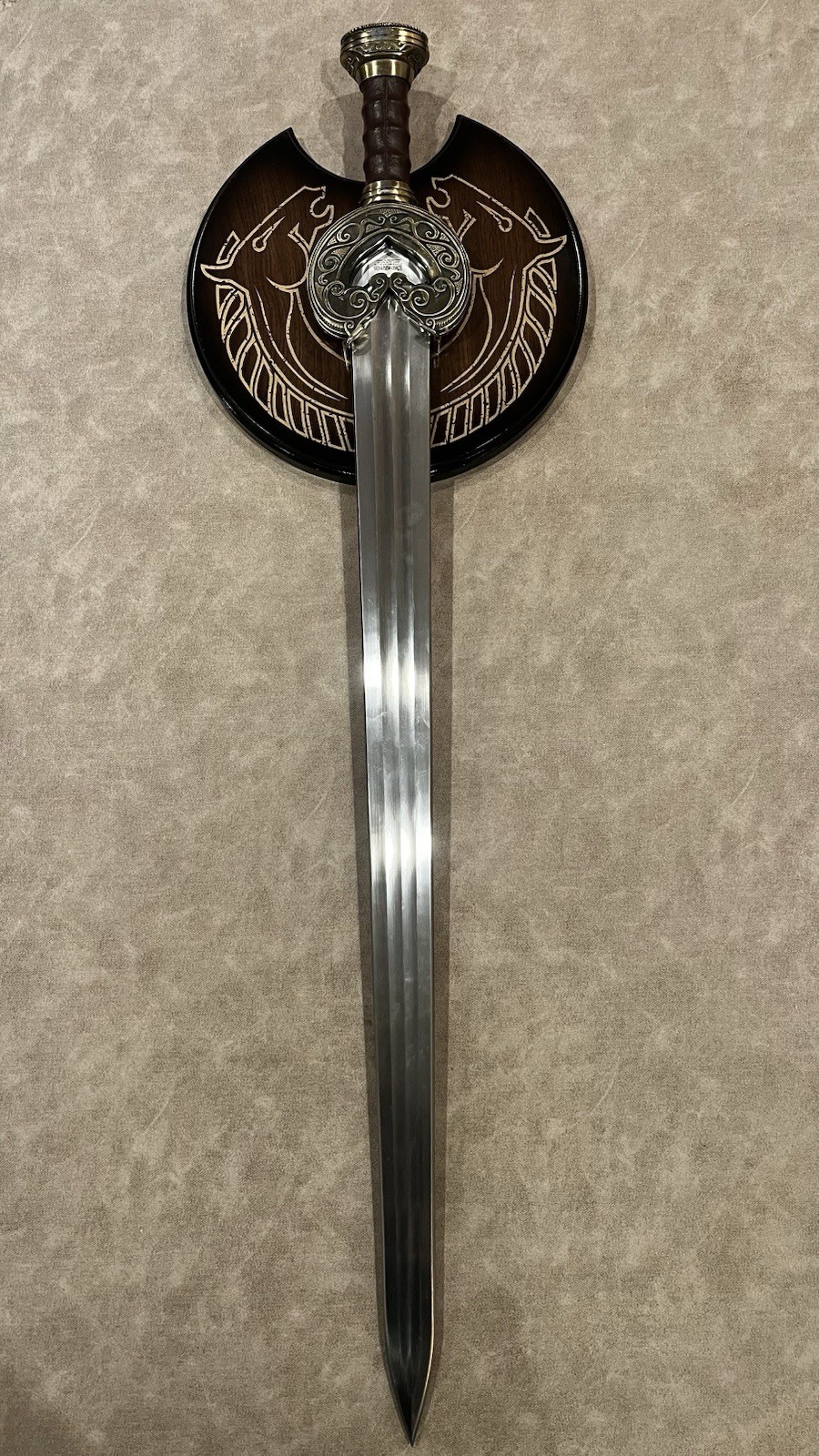 United Cutlery Herugrim Sword Of Theoden /Plaque LOTR Officially Licensed UC1370