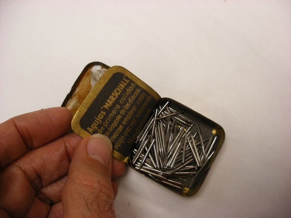 Phonograph Gramophone Needle Tin - Clangor - Brown
