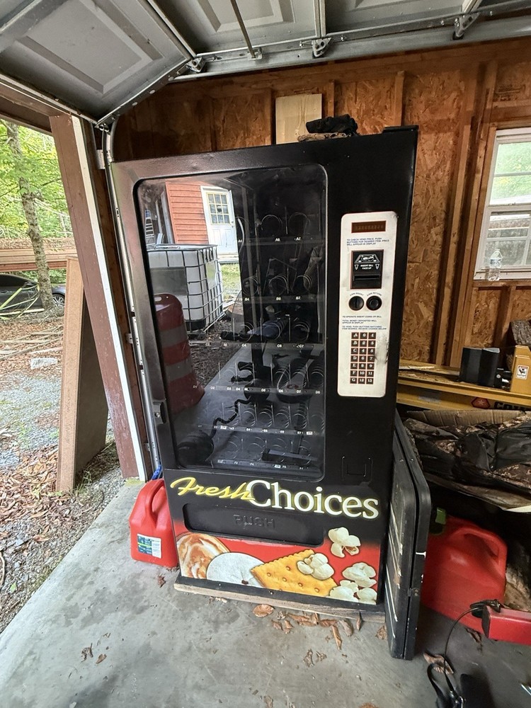 Automatic Products 7600 Snack Vending Machine