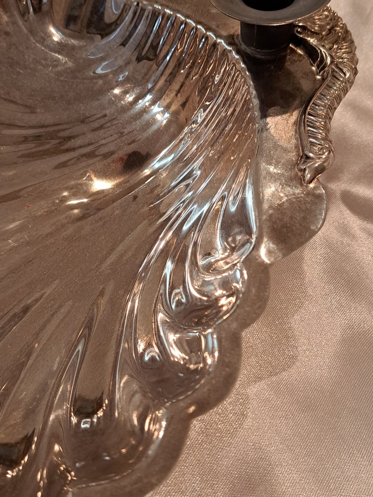 Leonard Silver Silver-plate Clam Shell Shaped Serving Bowl with Candle Holder