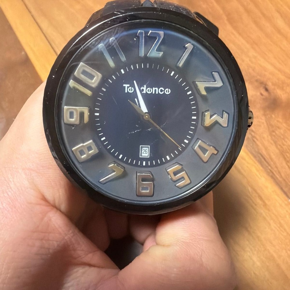 Tendence watch, black, battery dead.