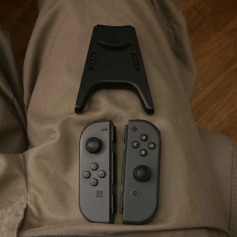 Nintendo Controller Bundle with Carrying Case and Accessories READ DESCRIPTION