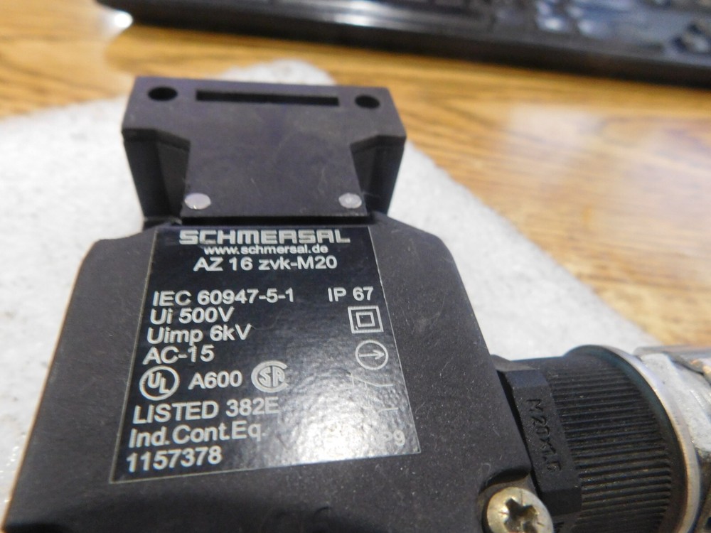 Schmersal Model: AZ 16 zvk-M20 Safety Interlock Switch with Key