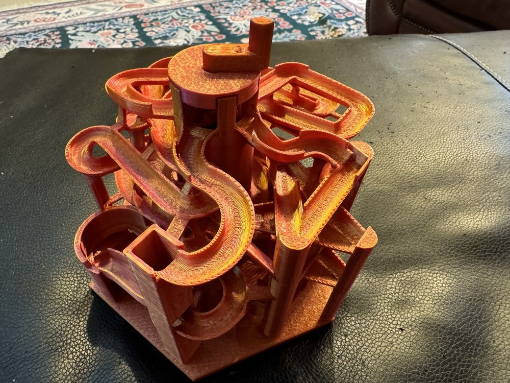 3D Printed Marble Run Machine