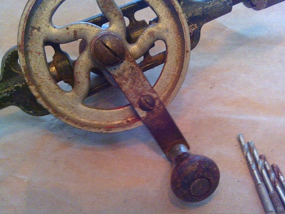 Millers Falls Hand Drill No. 5A With Bits