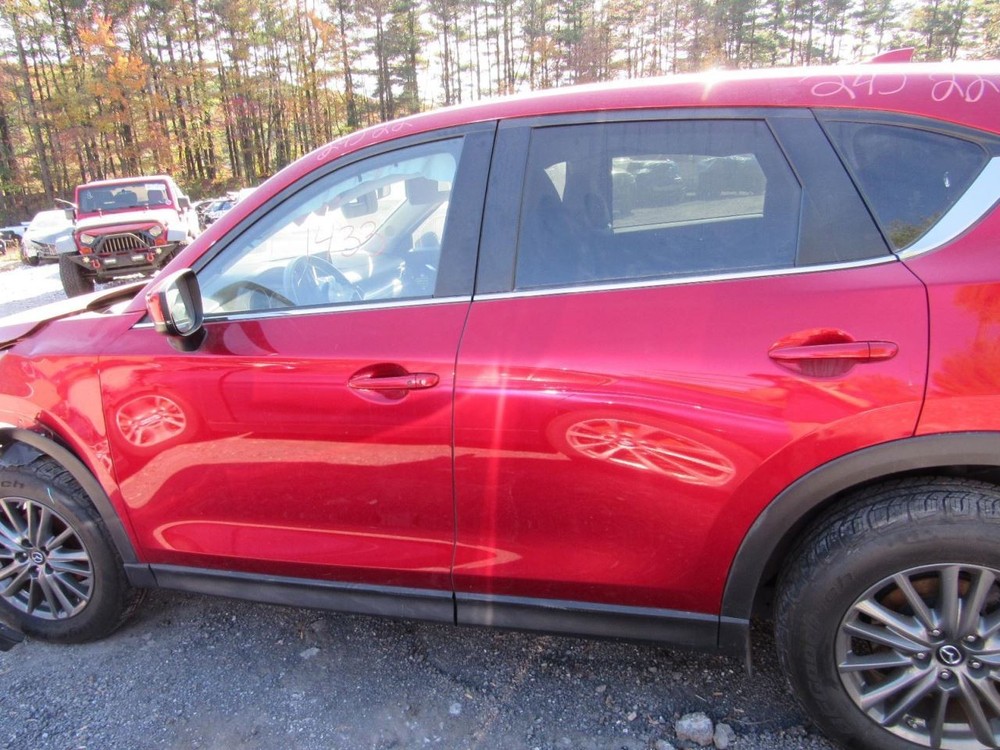 CX-5 2017 Glove Box 1000541