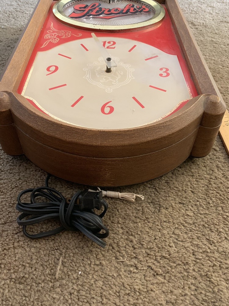 VINTAGE STROH'S ELECTRIC LIGHTED WALL CLOCK,
