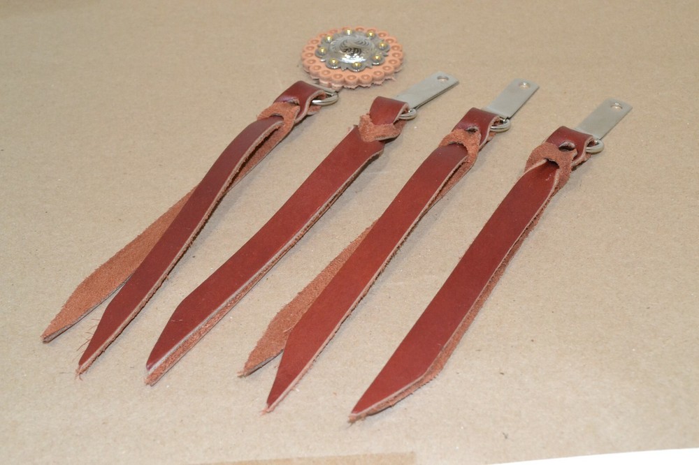 Decorative Saddle strings - Burgundy - 1/2" x 7" w/ Clip & Dee - 4 pack  (E463)