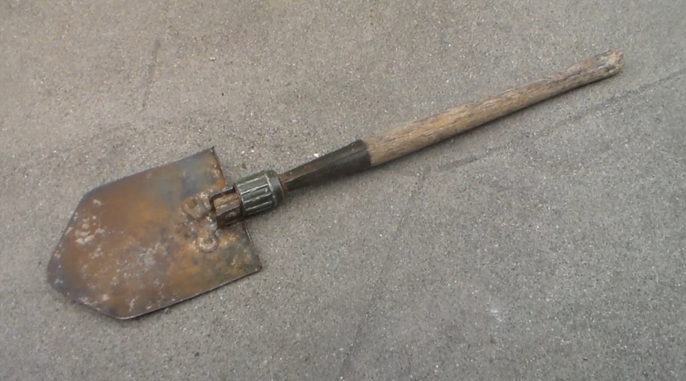 WW2 era US Military M-1943 Folding Shovel Entrenching E-Tool (AMES 1945) [USED]