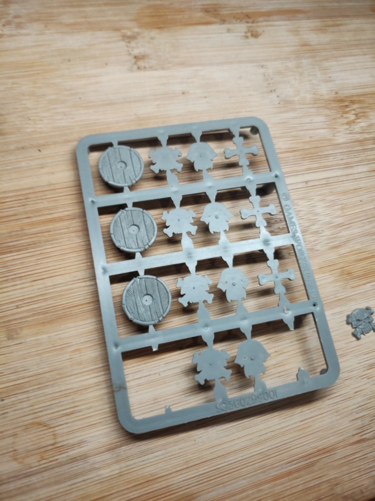 Warhammer Fantasy Vampire Counts bits Undead Skeleton Warrior Shield Sprue A