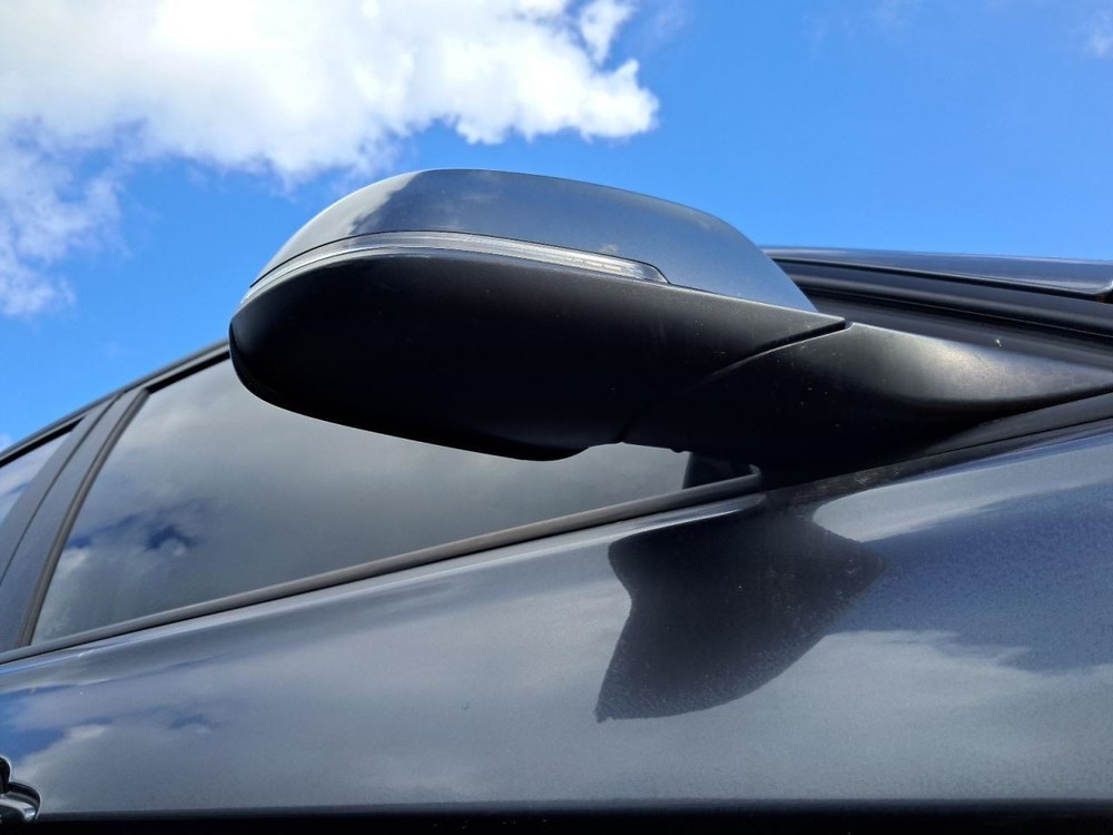 320I 2014 Glove Box 4816732