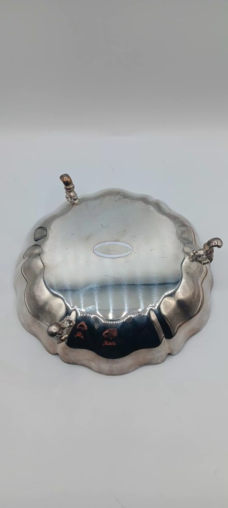 WM A ROGERS Footed Silverplated Candy Dish Scalloped Shell Serving Bowl