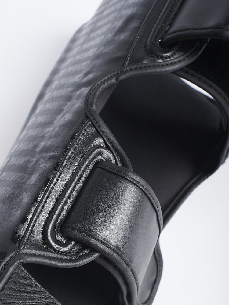 MANTO Tibia Protectors PRIME Black