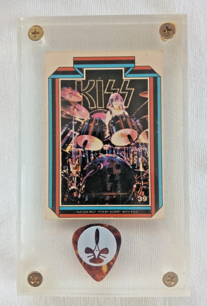 Kiss Peter Criss Original Cat Man Display Guitar Pick & Original 1978 Card