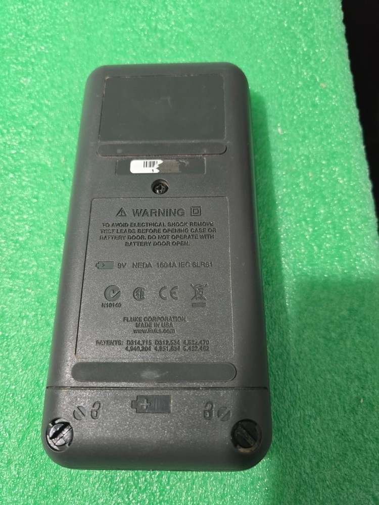 Fluke 715 VOLT/mA Milliamp Process Calibrator Meter