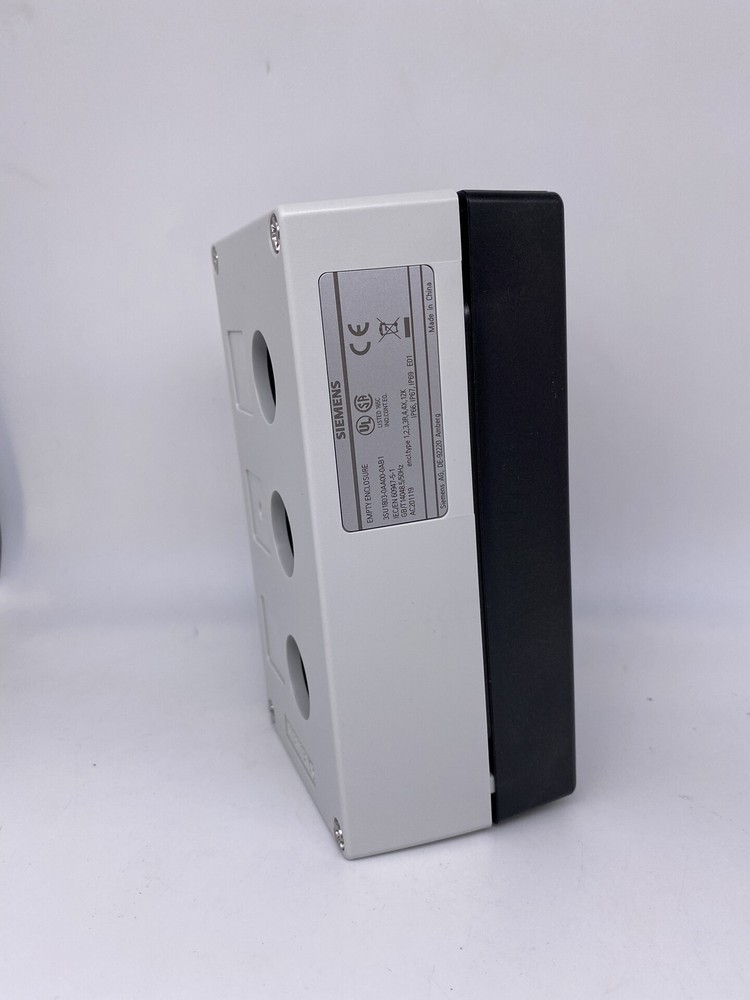 1PCS NEW push-button box 3SU1803-0AA00-0AB1 SIEMENS